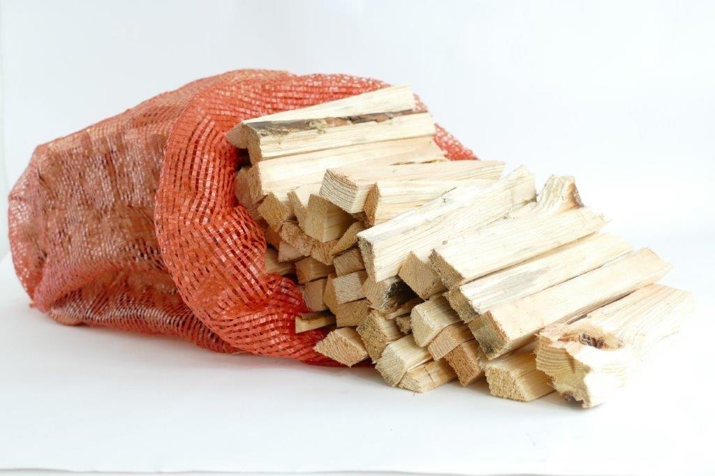 Anzündholz Kiefer Fichte 22 Liter Sack 80 Sack Palette – Bild 4